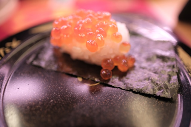 Ikura-salmon-roe-sashimi